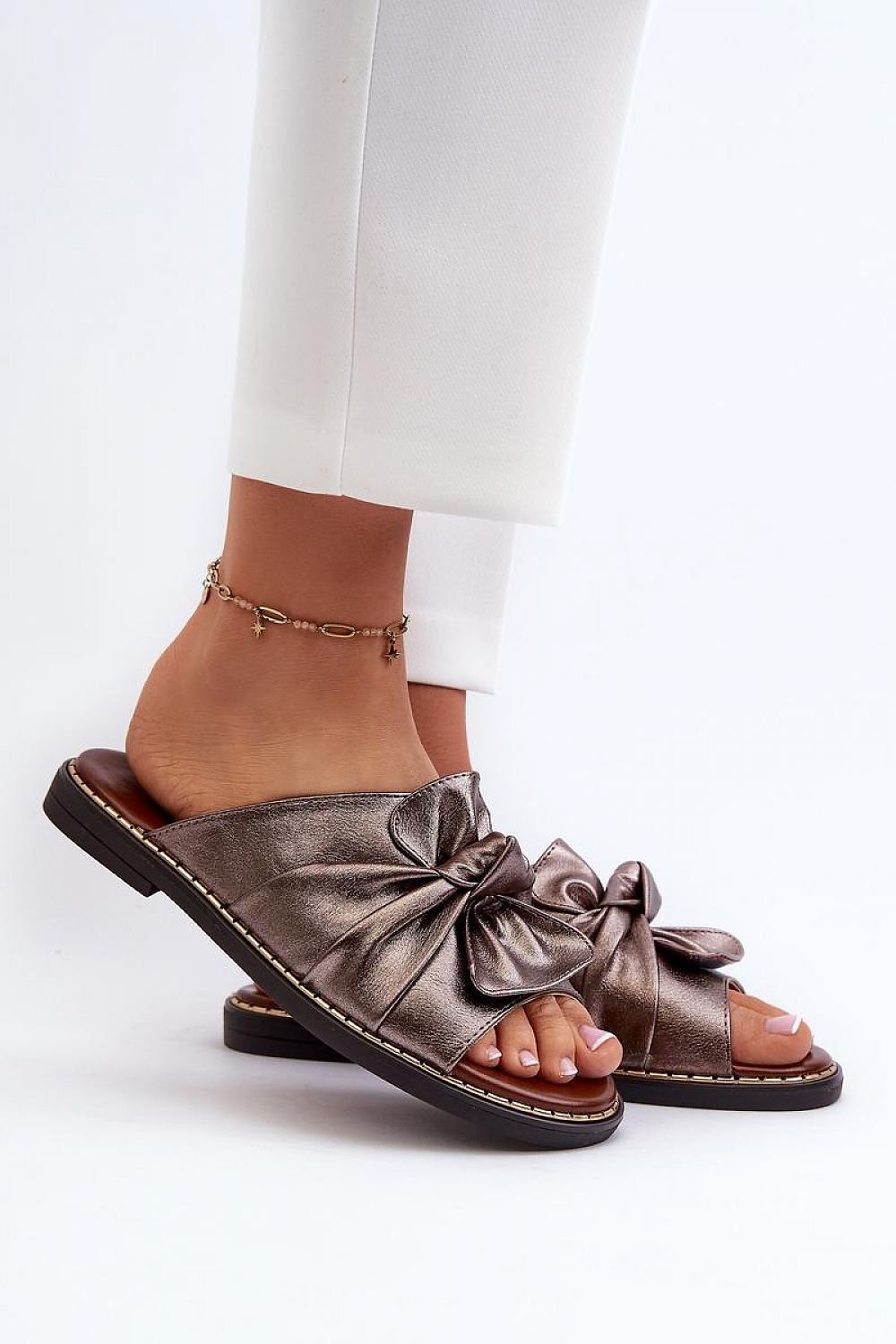 Flip-flops model 196425